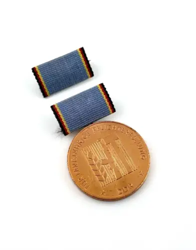 DDR Medaille langjährige Pflichterfüllung Stärkung der Landesverteidigung Bronze
