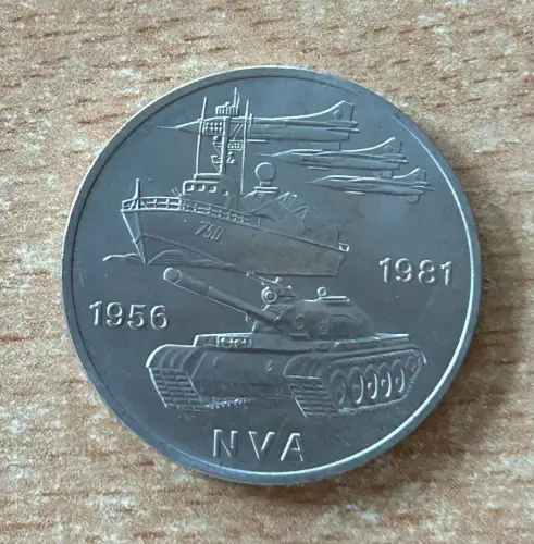 DDR 10 Mark 1981 NVA Panzer / Schiff Gedenkmünze