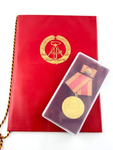 DDR Medaille 30 Jahre Treue Dienste MdI Urkunde 1983 Oberleutnant Volkspolizei