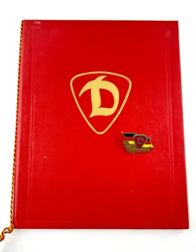 DDR SV Dynamo 1. Form Ehrennadel in Bronze Urkunde 1965