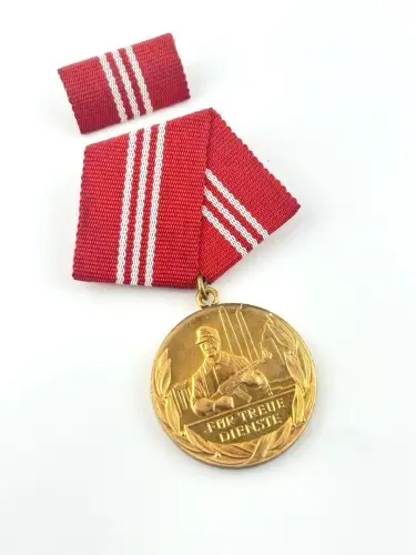 DDR Medaille für Treue Dienste in den Kampfgruppen der Arbeiterklasse in Gold