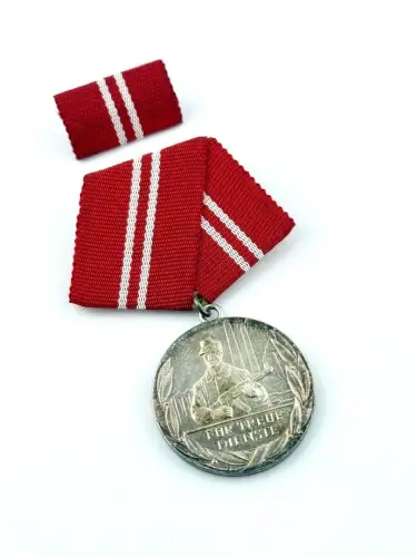 DDR Medaille für Treue Dienste in den Kampfgruppen der Arbeiterklasse in Silber