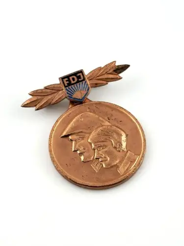 DDR FDJ Ehrenmedaille Bekenntnis und Tat zum Schutz des Sozialismus der DDR