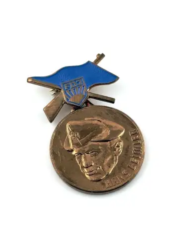 DDR FDJ Ehrenmedaille Bekenntniss und Tat zum Schutz des Sozialismus der DDR