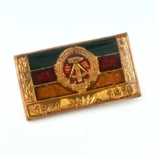 DDR Ehrenspange für fünfte Verleihung Kollektiv der sozialistischen Arbeit