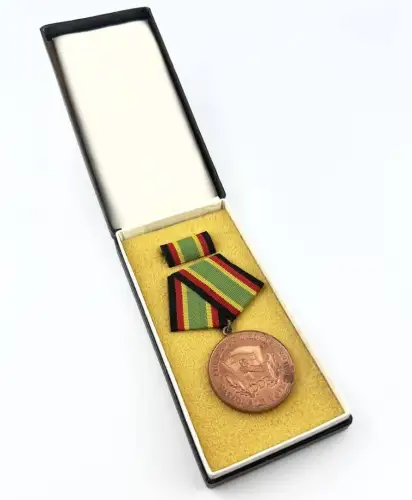 DDR NVA Medaille für treue Dienste in der Nationalen Volksarmee in Bronze