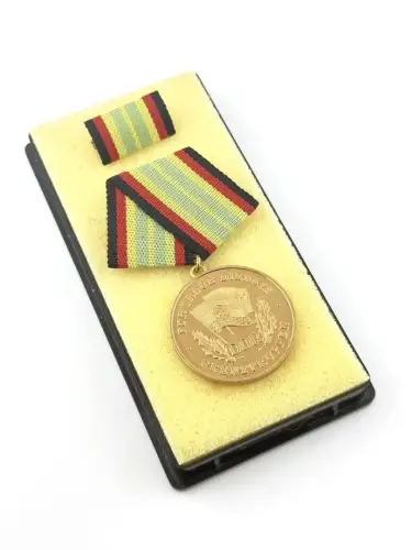 DDR Medaille für treue Dienste in den Grenztruppen der DDR in Gold
