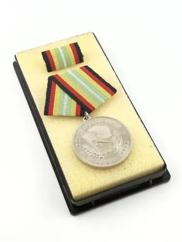 DDR Medaille für treue Dienste in den Grenztruppen der DDR in Silber