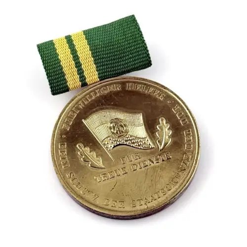 DDR Medaille 30 Jahre treue Dienste freiwilliger Helfer Schutz der Staatsgrenze