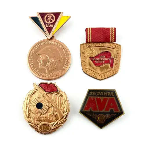 DDR Konvolut 4 Stück Abzeichen Orden Medaillen East German Badge NVA MdI SED #1