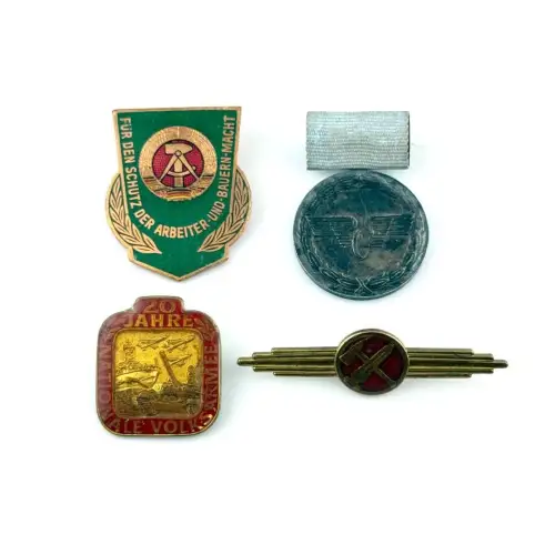 DDR Konvolut 4 Stück Abzeichen Orden Medaillen East German Badge NVA MdI SED #11