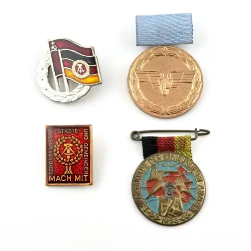 DDR Konvolut 4 Stück Abzeichen Orden Medaillen East German Badge NVA MdI SED #13