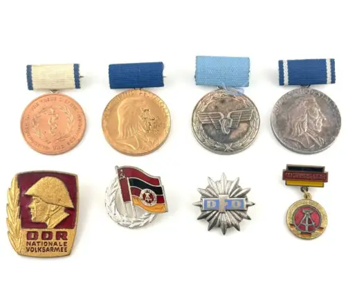 DDR Konvolut 8 Stück Abzeichen Orden Medaillen East German Badge NVA MdI SED #16