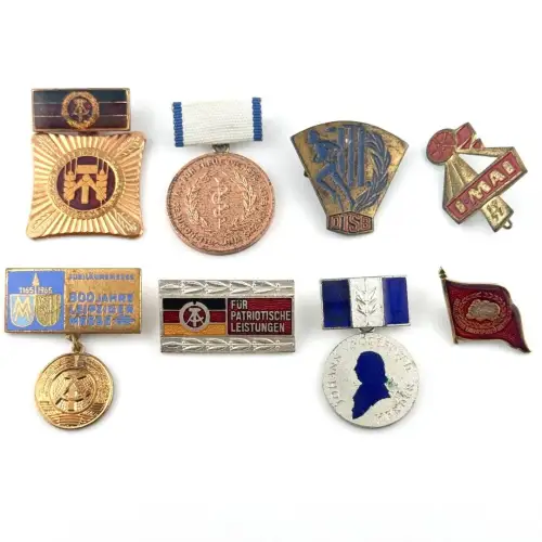 DDR Konvolut 8 Stück Abzeichen Orden Medaillen East German Badge NVA MdI SED #17