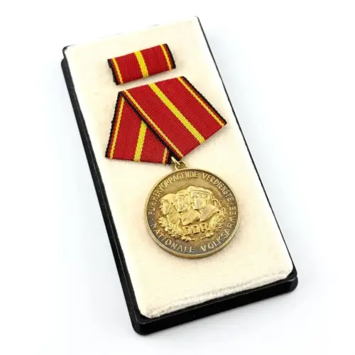 DDR NVA Verdienstmedaille der Nationalen Volksarmee in Gold