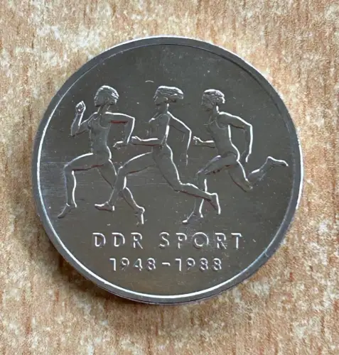 DDR 10 Mark 1988 Der Sport Gedenkmünze