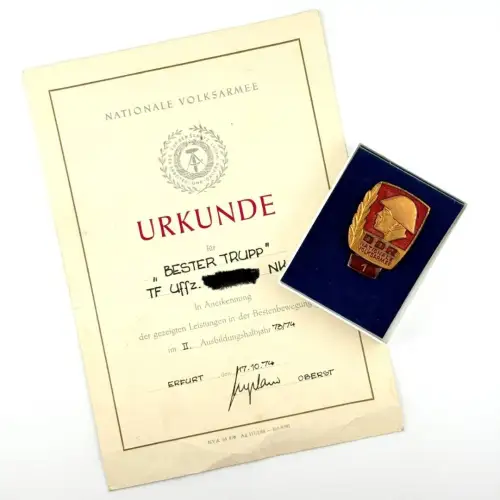 DDR NVA Bestenabzeichen mit Wiederholungsanhänger 1 und Urkunde 1974