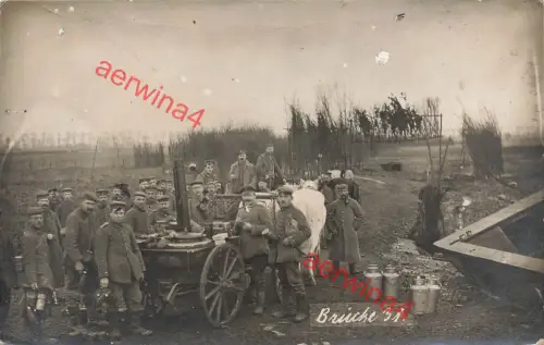 Fotokarte 1.WK Soldaten Landw.-Inf.-Regt. 384 Feldküche Stellung an der Yser