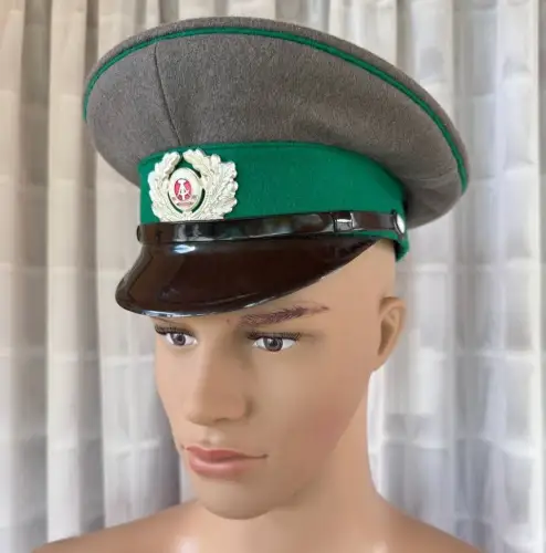 DDR NVA GT Schirmmütze für Mannschaften der Grenztruppen 1987 Gr. 56