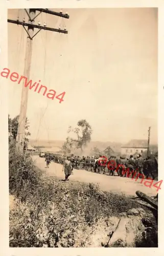 Gefangene Russen gehen in Gefangenschaft Demidow Russland Ostfront