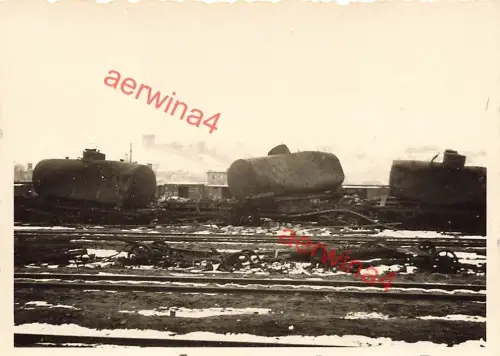 Zerstörter russischer Tankzug im Bahnhof Smolensk Russland Ostfront