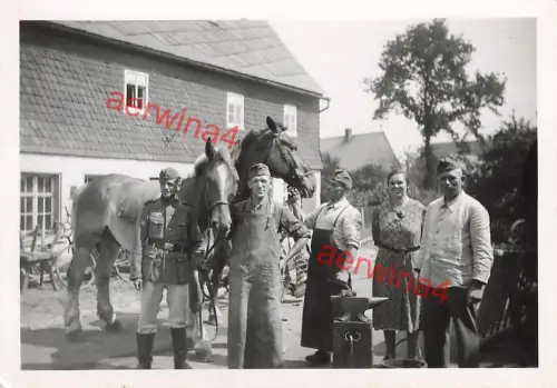 Deutsche Soldaten an der Feldschmiede bei Übung Crimmitschau