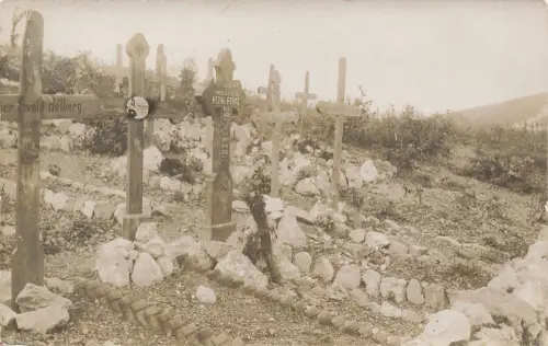 Foto 1.WK Deutscher Soldatenfriedhof Res.-Inf.-Regt.13 bei Verdun Frankreich
