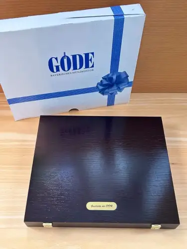 GÖDE Leer Holz Etui Münzbox Geschichte der DDR