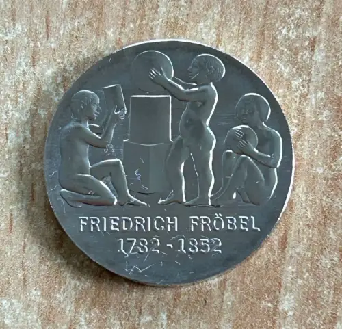 DDR 5 Mark 1982 Friedrich Fröbel Gedenkmünze