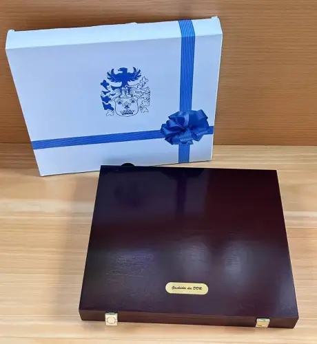 Leer Holz Etui Münzbox Geschichte der DDR mit Auflage