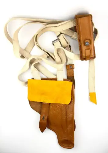 DDR NVA Schulterholster Pistolentasche 1975 Nationale Volksarmee