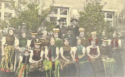 AK Volkstrachten Altsimonswald Schwarzwald Bollenhut Trachtenkarte gelaufen 7 Pfennig Germania