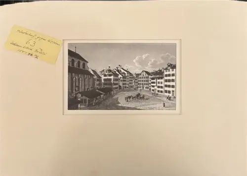 Stadtplatz, Gebäude, Personen, Pferdewagen; SW-Druck; Papier: Randspuren