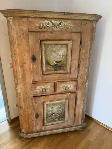 Alter Bauernschrank bemalt Bauern- und Landhausmöbel