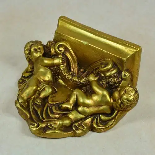 Wandregal mit Putto-Engeln