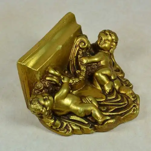 Wandregal mit Putto-Engeln