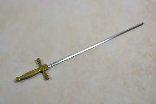 Brieföffner Schwert-Design mit Wappenmotiven  