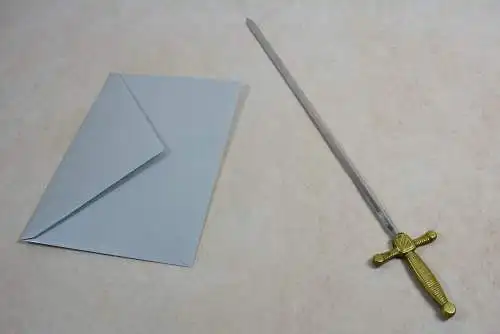 Brieföffner Schwert-Design mit Wappenmotiven  