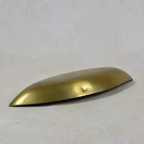 Messing Schale Bootsform mit orientalischen Zeichen  