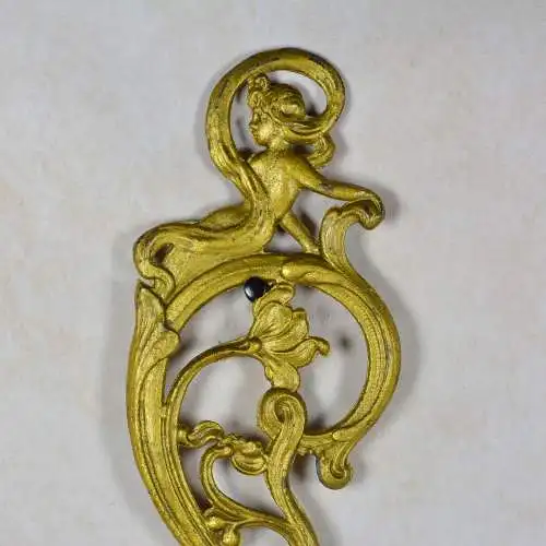 Applikation Jugendstil mit Frauenfigur  