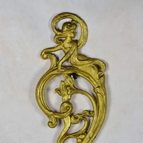 Applikation Jugendstil mit Frauenfigur  