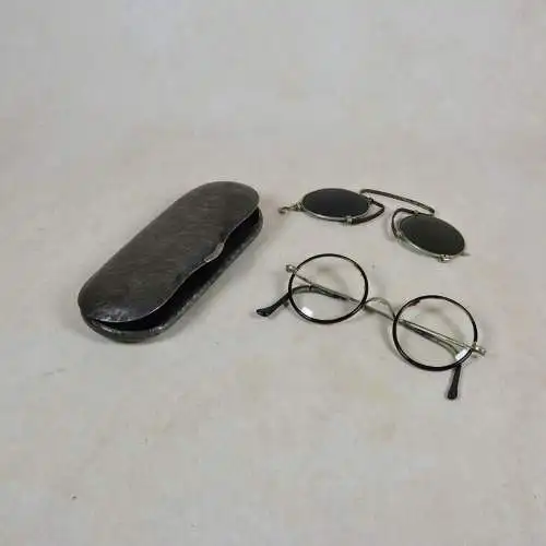 Brillenset mit Clip-On-Sonnenbrille 