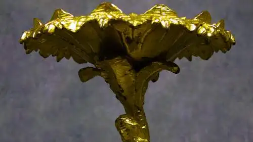 Kerzenhalter Goldguss mit Frauenfigur  