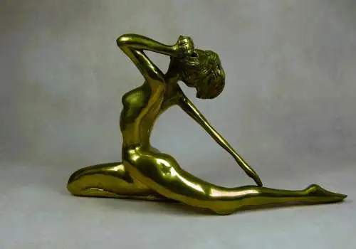 Messingfigur Nackte Frau im Art-Déco-Stil 