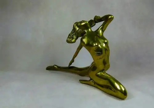 Messingfigur Nackte Frau im Art-Déco-Stil 