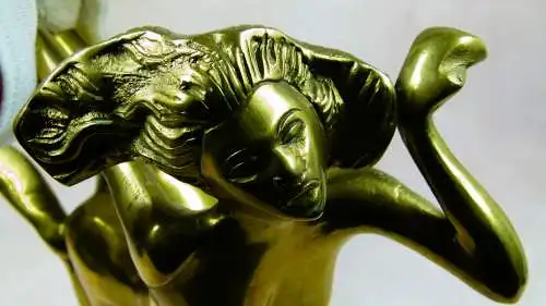 Messingfigur Nackte Frau im Art-Déco-Stil 