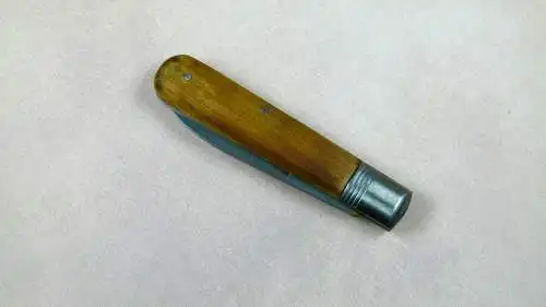 Taschenmesser mit Holzgriff 