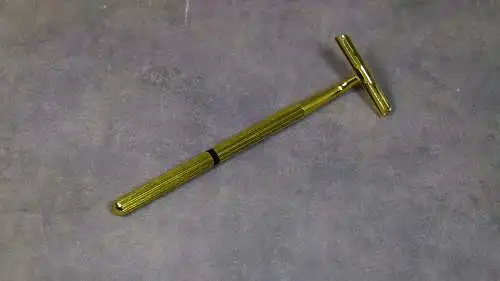 Vergoldeter Rasierer mit Etui  