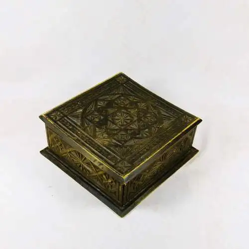 Schmuckbox Art Déco mit Schnitzereien  