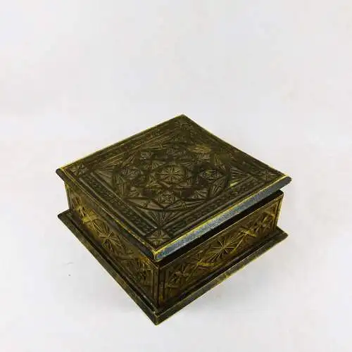 Schmuckbox Art Déco mit Schnitzereien  